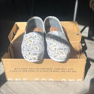 TOMS white canva chemistry classics